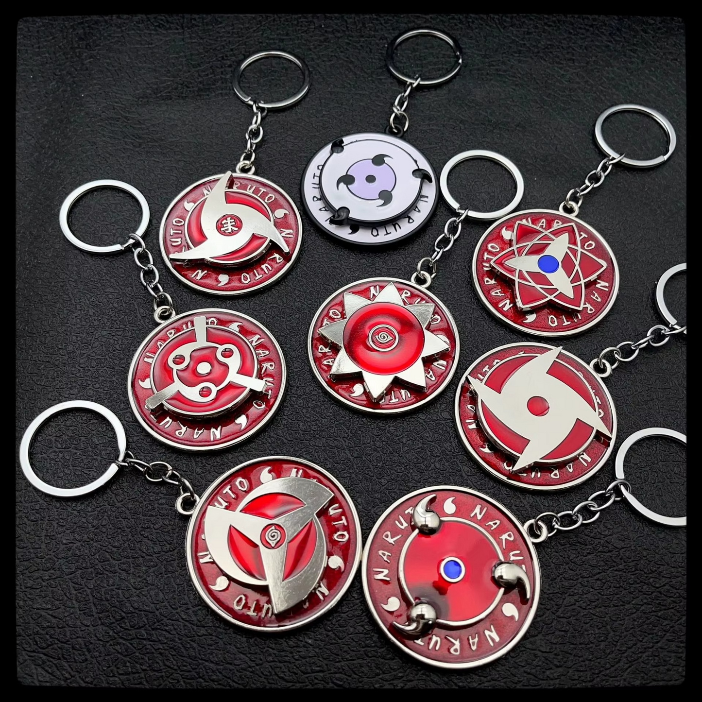 Naruto & Sasuke Rotating Metal Keychain Pendant – Official Gift Box Edition